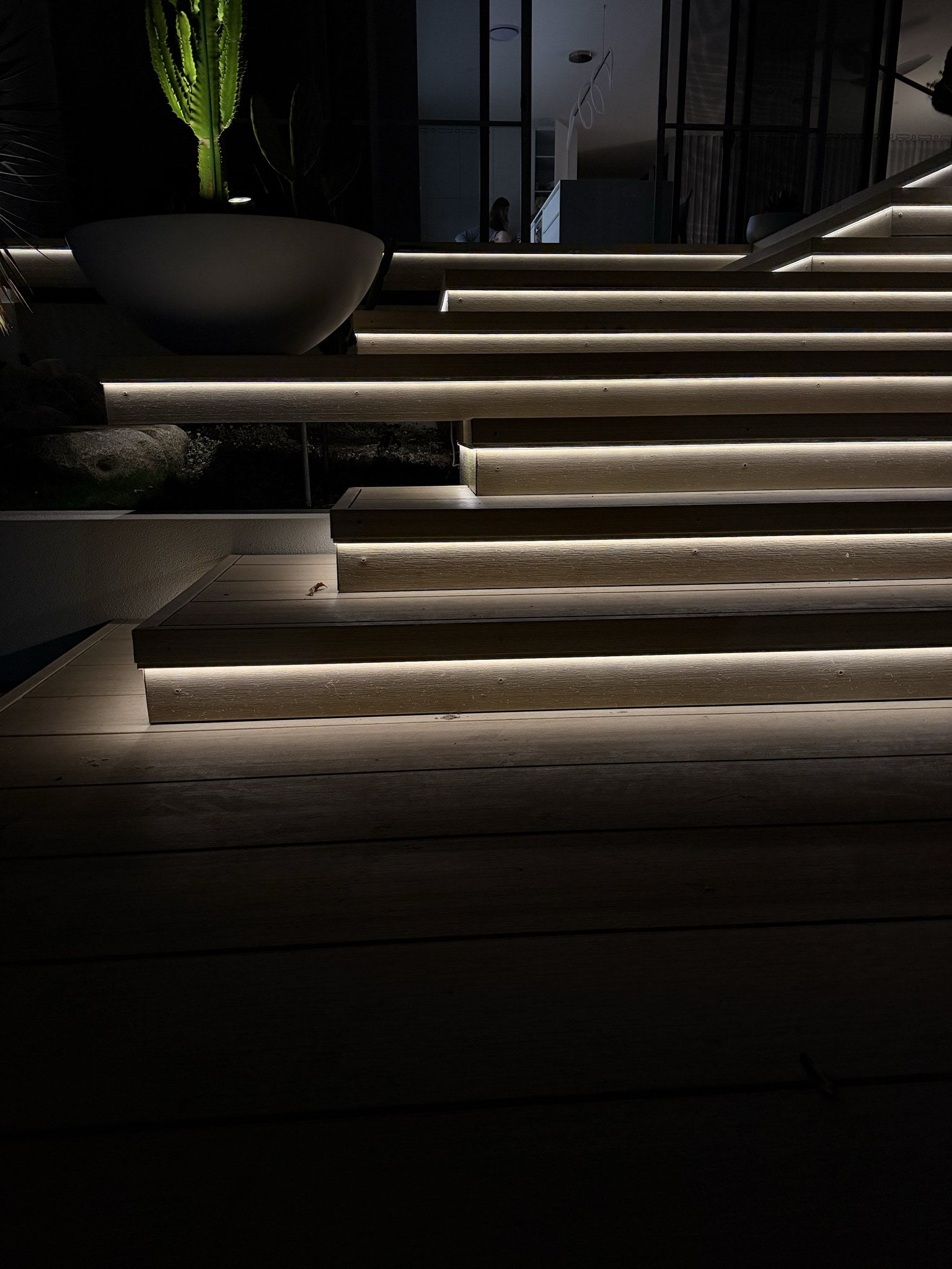 Warm white architectural batten lighting by Luxe Lighting